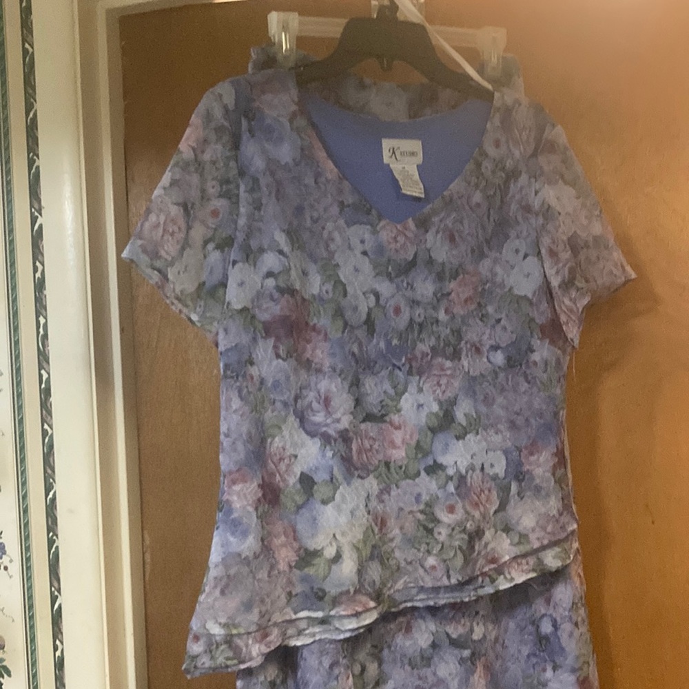 100% polyester blouse with matching skirt
